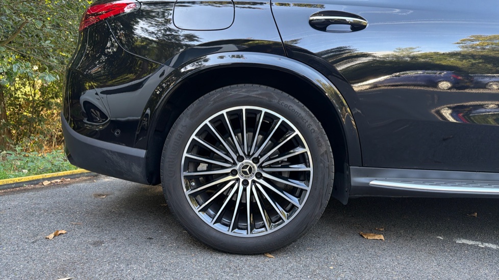 Mercedes-Benz GLC 300d 4Matic AMG Line Premium + 5dr 9G-Tronic Diesel Estate - Image 7