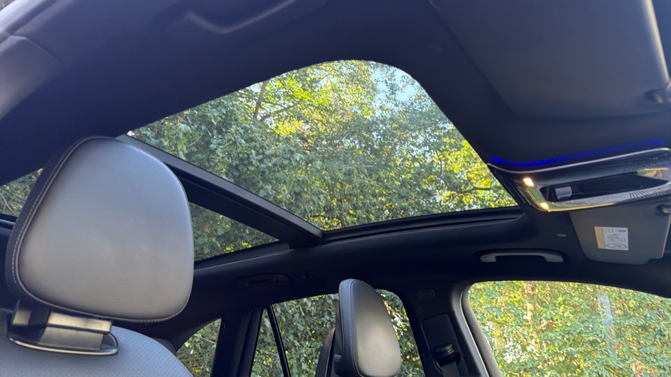 Mercedes-Benz GLC 300d 4Matic AMG Line Premium + 5dr 9G-Tronic Diesel Estate - Image 19
