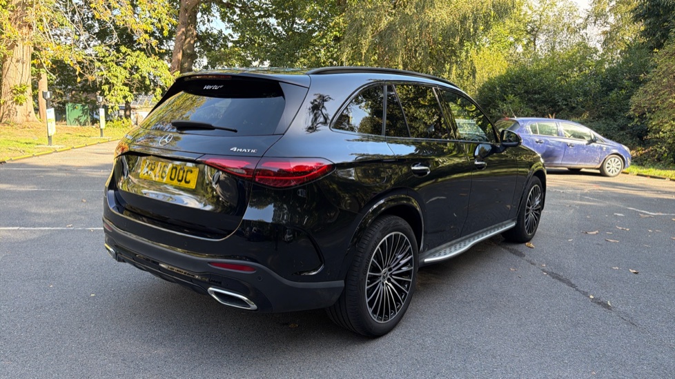 Mercedes-Benz GLC 300d 4Matic AMG Line Premium + 5dr 9G-Tronic Diesel Estate - Image 35