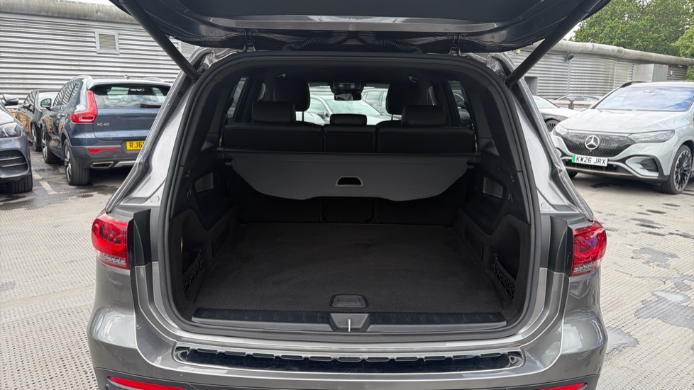 Mercedes-Benz GLB 220d 4Matic AMG Line Prem 5dr 8G-Tron [5 seat] Diesel Estate - Image 4