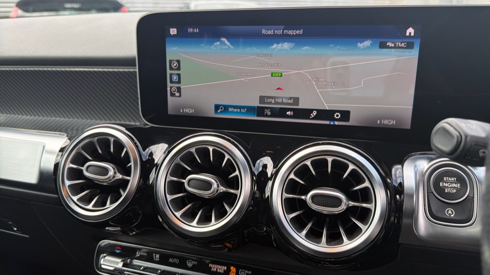Mercedes-Benz GLB 220d 4Matic AMG Line Prem 5dr 8G-Tron [5 seat] Diesel Estate - Image 12