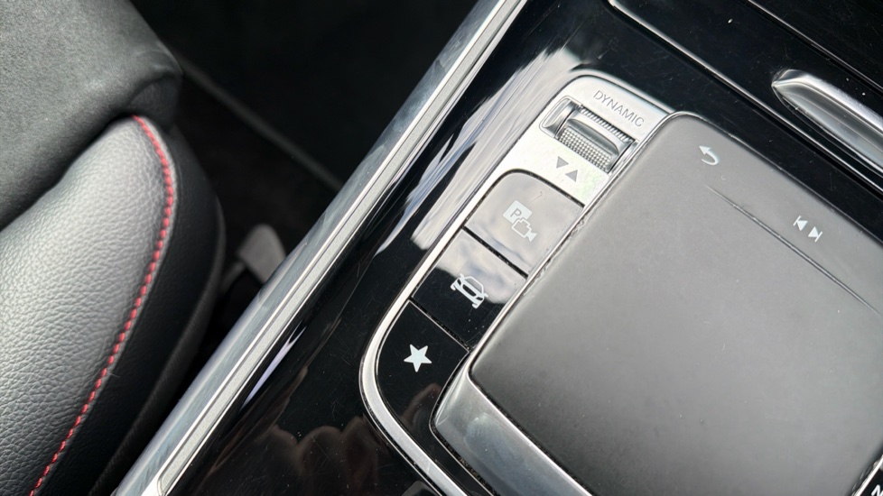 Mercedes-Benz GLB 220d 4Matic AMG Line Prem 5dr 8G-Tron [5 seat] Diesel Estate - Image 20