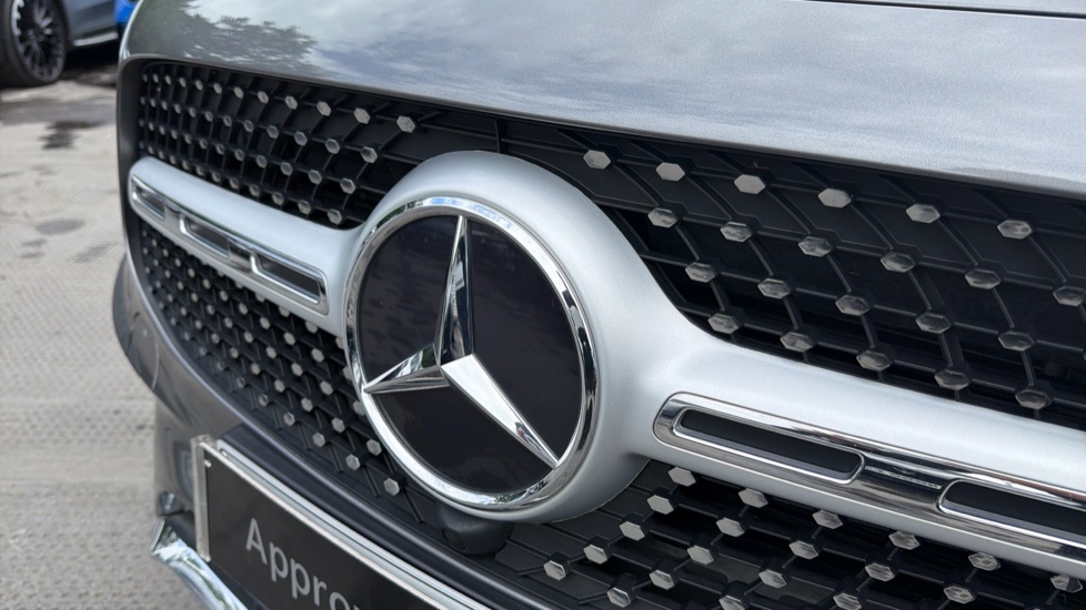 Mercedes-Benz GLB 220d 4Matic AMG Line Prem 5dr 8G-Tron [5 seat] Diesel Estate - Image 23