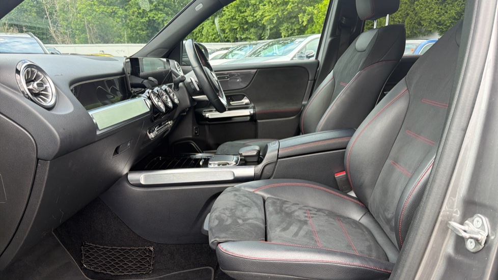 Mercedes-Benz GLB 220d 4Matic AMG Line Prem 5dr 8G-Tron [5 seat] Diesel Estate - Image 30