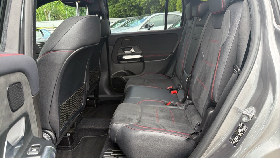 Mercedes-Benz GLB 220d 4Matic AMG Line Prem 5dr 8G-Tron [5 seat] Diesel Estate - Image 31