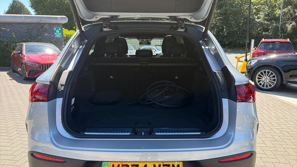 Mercedes-Benz Eqe 350 4M 215kW AMG Line Night Ed Prem+ 91kWh 5dr At Electric Estate - Image 4