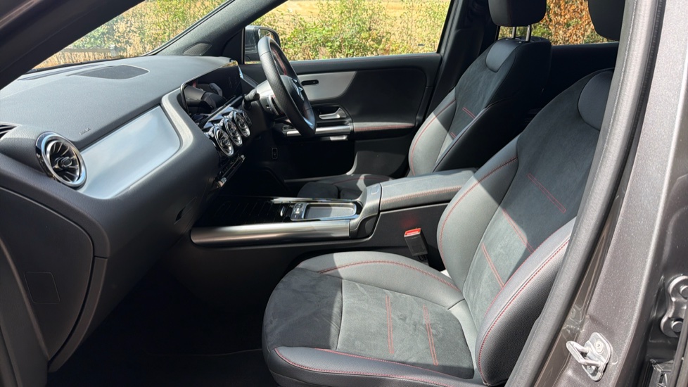 Mercedes-Benz GLA 220d 4Matic AMG Line Executive 5dr Auto Diesel Hatchback - Image 30