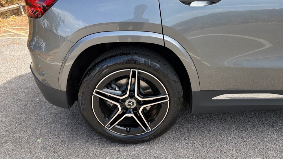 Mercedes-Benz GLA 220d 4Matic AMG Line Executive 5dr Auto Diesel Hatchback - Image 38