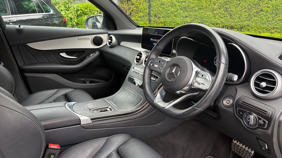 Mercedes-Benz GLC Coupe GLC 300d 4Matic AMG Line Premium 5dr 9G-Tronic Diesel Estate - Image 11