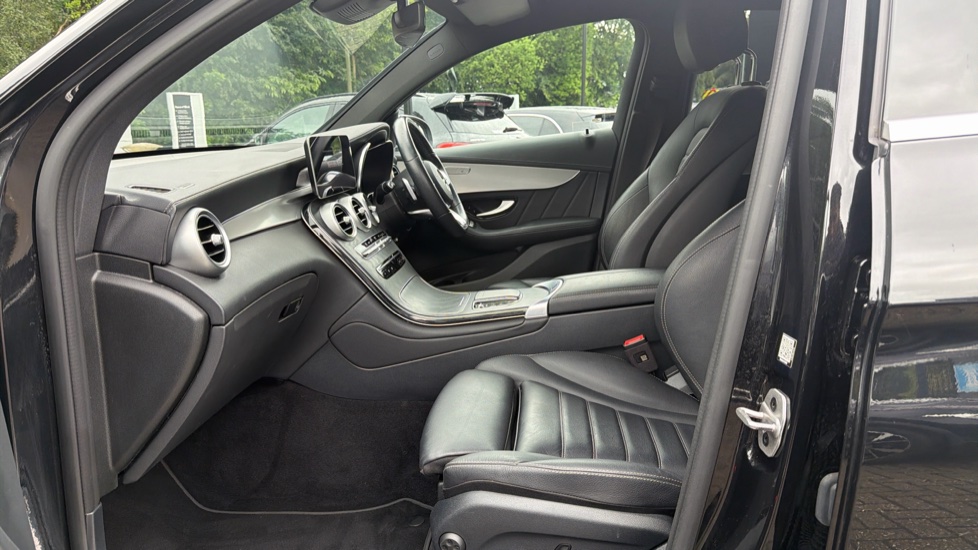 Mercedes-Benz GLC Coupe GLC 300d 4Matic AMG Line Premium 5dr 9G-Tronic Diesel Estate - Image 35