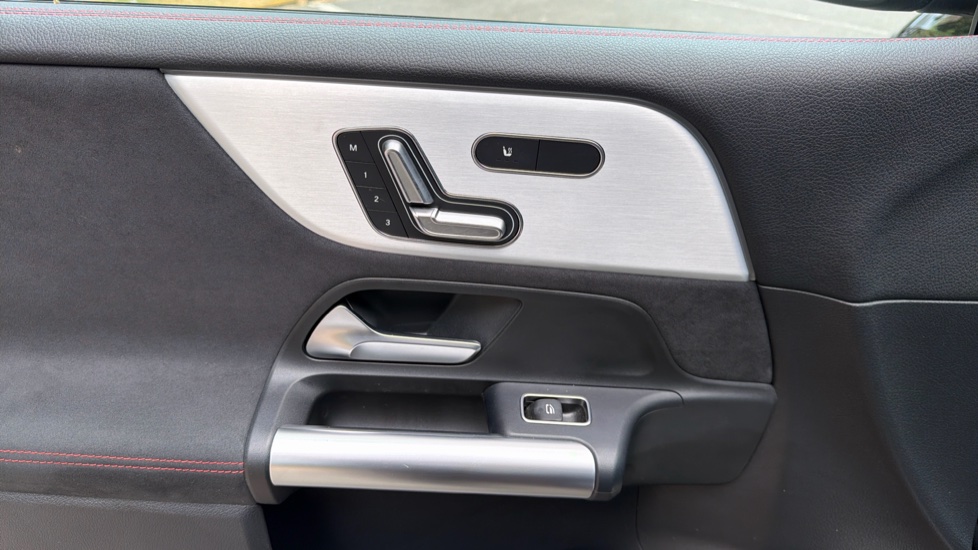 Mercedes-Benz B-Class B200 AMG Line Premium Plus 5dr Auto Petrol Hatchback - Image 33