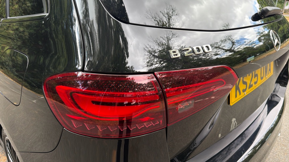 Mercedes-Benz B-Class B200 AMG Line Premium Plus 5dr Auto Petrol Hatchback - Image 36