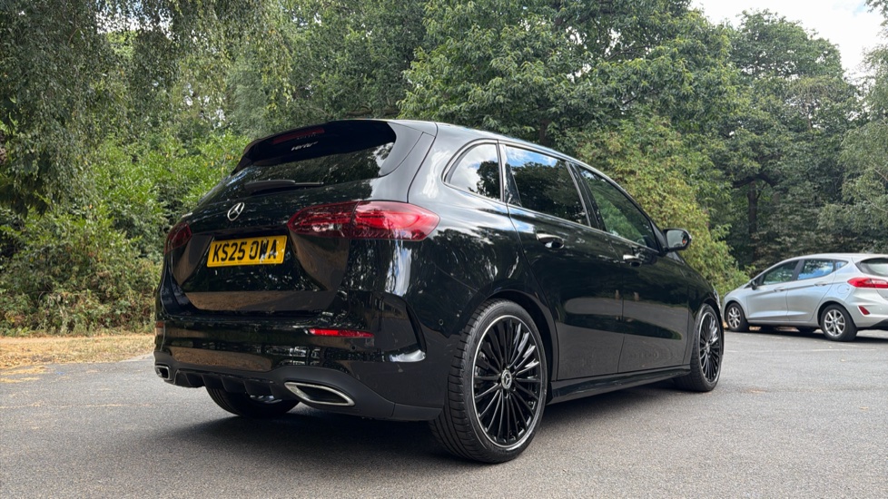 Mercedes-Benz B-Class B200 AMG Line Premium Plus 5dr Auto Petrol Hatchback - Image 38