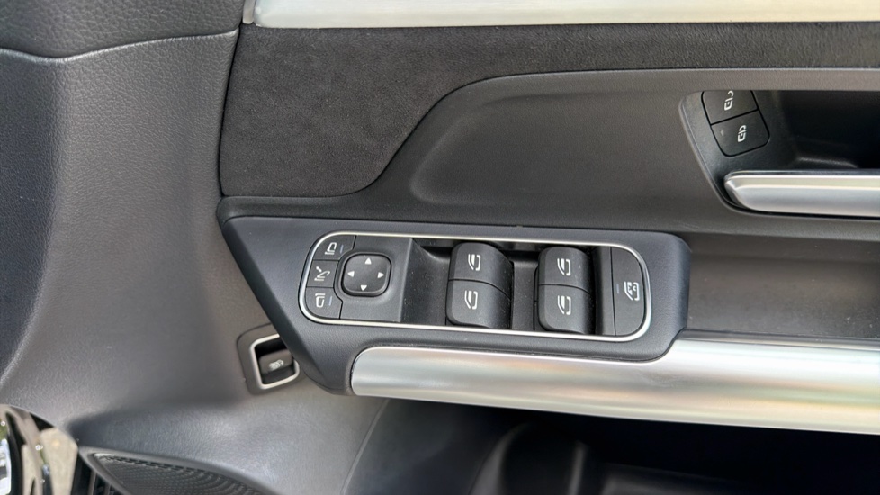 Mercedes-Benz B-Class B200 AMG Line Premium Plus 5dr Auto Petrol Hatchback - Image 43