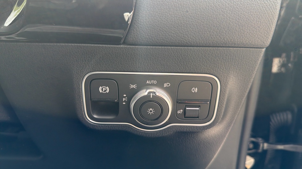 Mercedes-Benz B-Class B200 AMG Line Premium Plus 5dr Auto Petrol Hatchback - Image 45