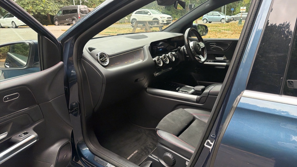 Mercedes-Benz B-Class B250e AMG Line Premium 5dr Auto Hatchback - Image 31