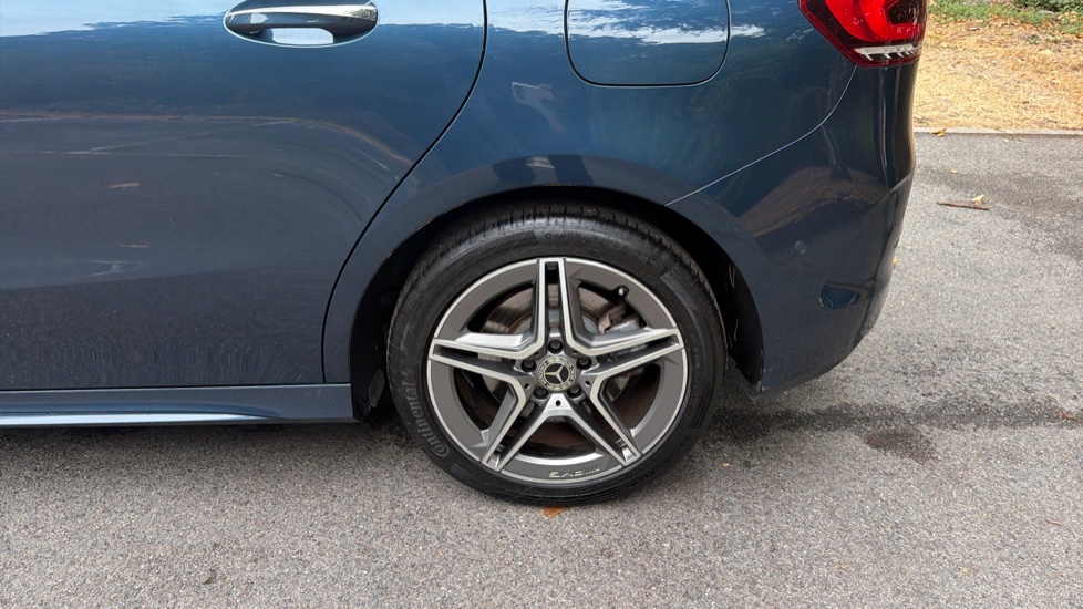 Mercedes-Benz B-Class B250e AMG Line Premium 5dr Auto Hatchback - Image 33