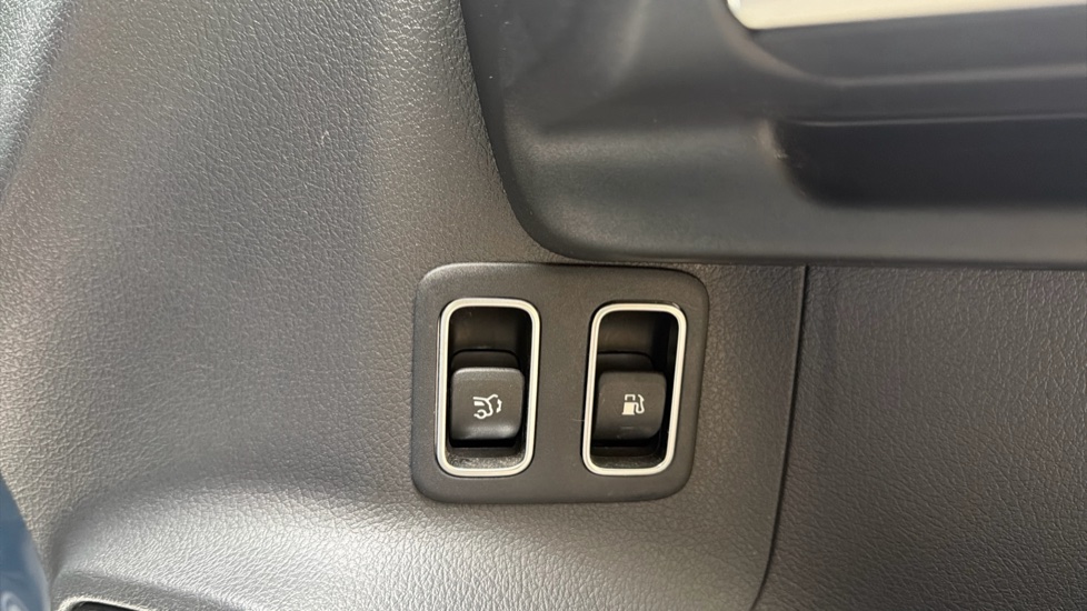 Mercedes-Benz B-Class B250e AMG Line Premium 5dr Auto Hatchback - Image 41
