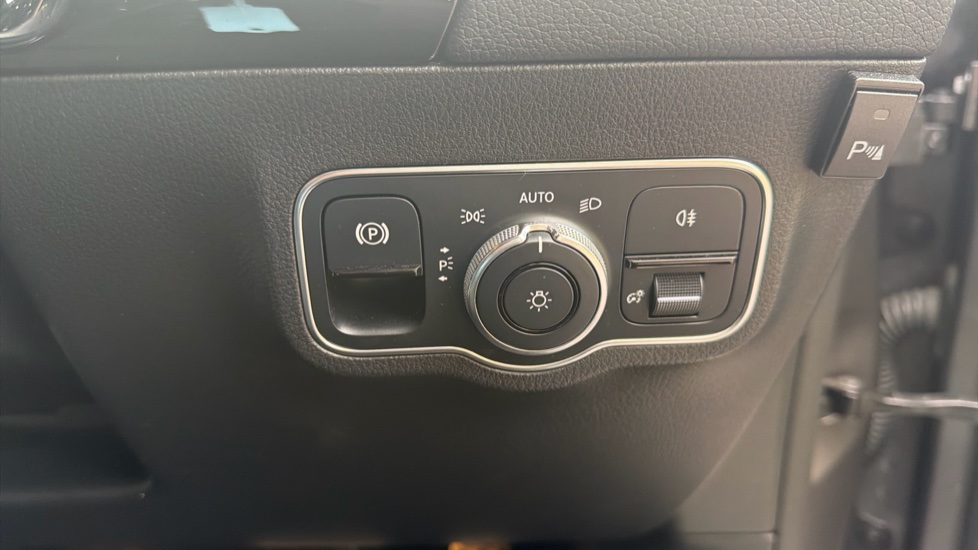 Mercedes-Benz B-Class B180 AMG Line 5dr Auto Petrol Hatchback - Image 40