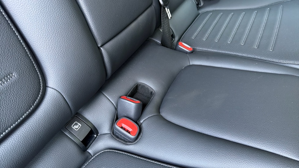 Mercedes-Benz GLC 300e 4Matic AMG Line 5dr 9G-Tronic Estate - Image 17