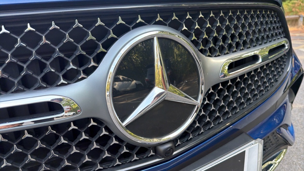 Mercedes-Benz GLC 300e 4Matic AMG Line 5dr 9G-Tronic Estate - Image 23