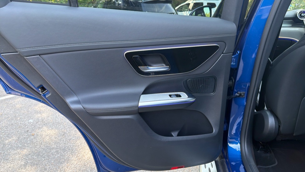 Mercedes-Benz GLC 300e 4Matic AMG Line 5dr 9G-Tronic Estate - Image 33