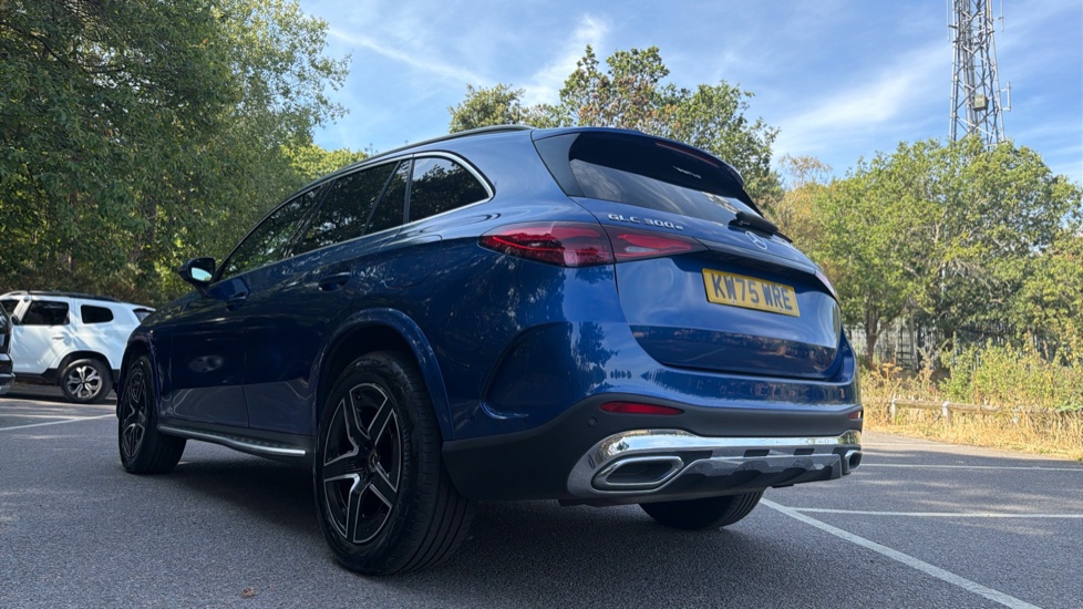Mercedes-Benz GLC 300e 4Matic AMG Line 5dr 9G-Tronic Estate - Image 35