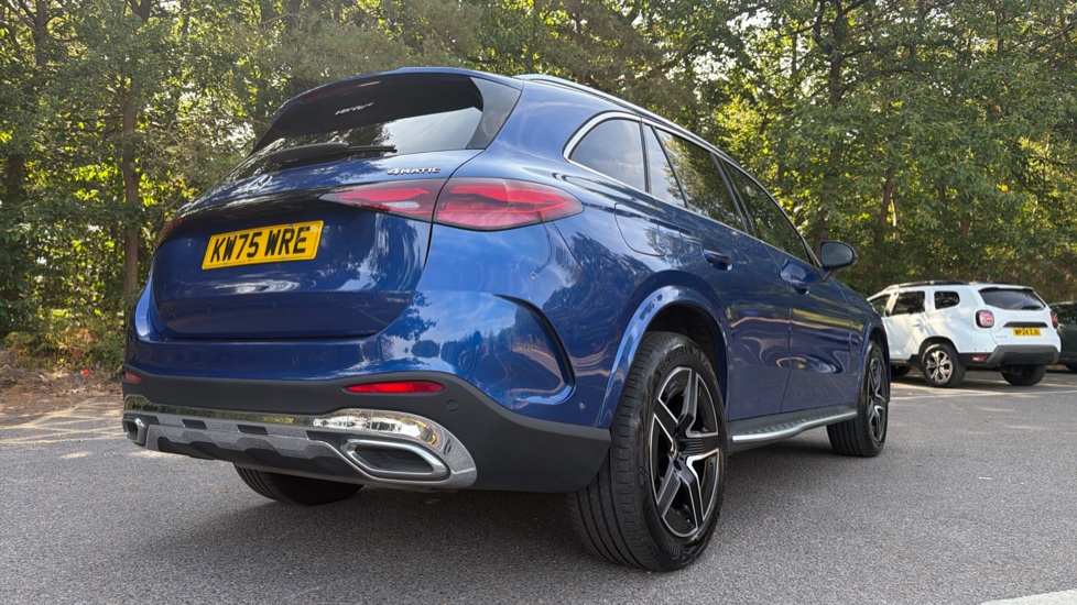 Mercedes-Benz GLC 300e 4Matic AMG Line 5dr 9G-Tronic Estate - Image 38