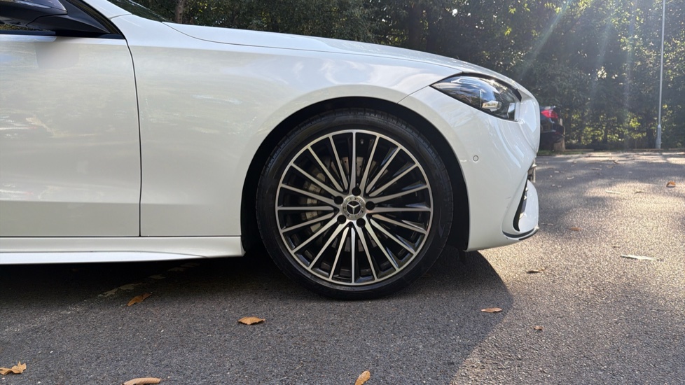 Mercedes-Benz C-Class C200 AMG Line Premium Plus 4dr 9G-Tronic Petrol Saloon - Image 7