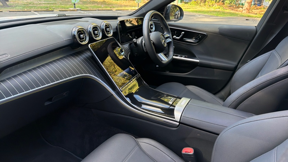 Mercedes-Benz C-Class C200 AMG Line Premium Plus 4dr 9G-Tronic Petrol Saloon - Image 9