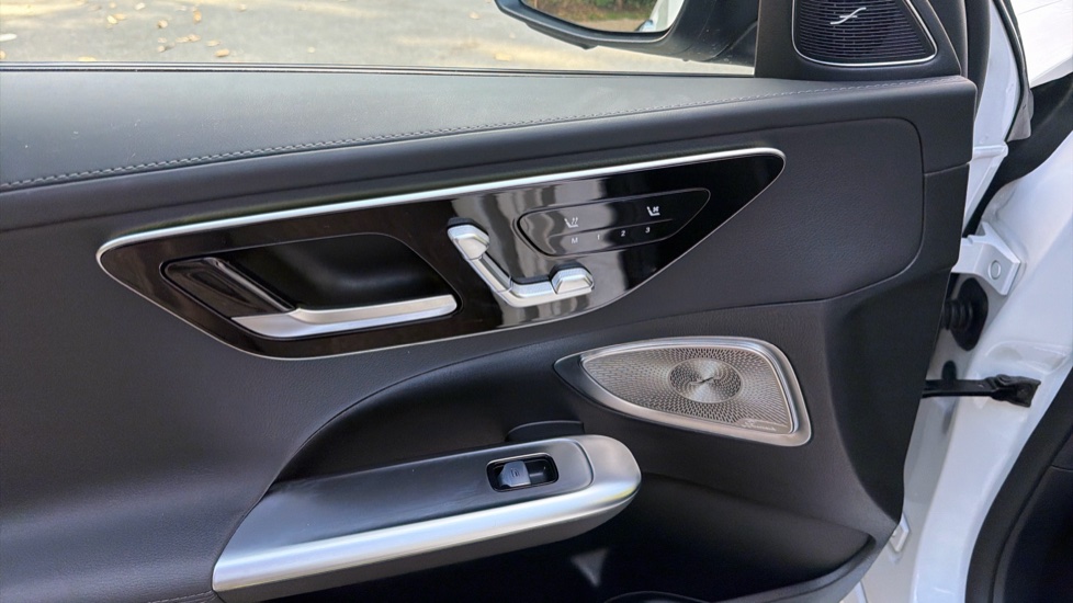 Mercedes-Benz C-Class C200 AMG Line Premium Plus 4dr 9G-Tronic Petrol Saloon - Image 34