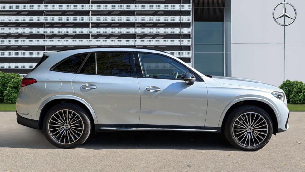 Mercedes-Benz GLC 300e 4Matic AMG Line Prem Plus 5dr 9G-Tronic Estate - Image 5