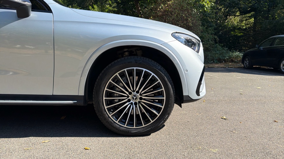 Mercedes-Benz GLC 300e 4Matic AMG Line Prem Plus 5dr 9G-Tronic Estate - Image 7