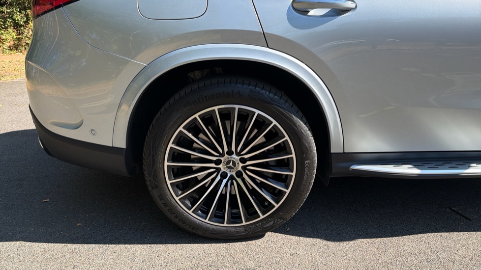 Mercedes-Benz GLC 300e 4Matic AMG Line Prem Plus 5dr 9G-Tronic Estate - Image 28
