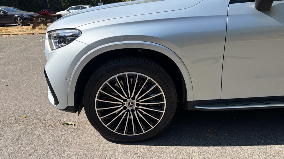 Mercedes-Benz GLC 300e 4Matic AMG Line Prem Plus 5dr 9G-Tronic Estate - Image 32