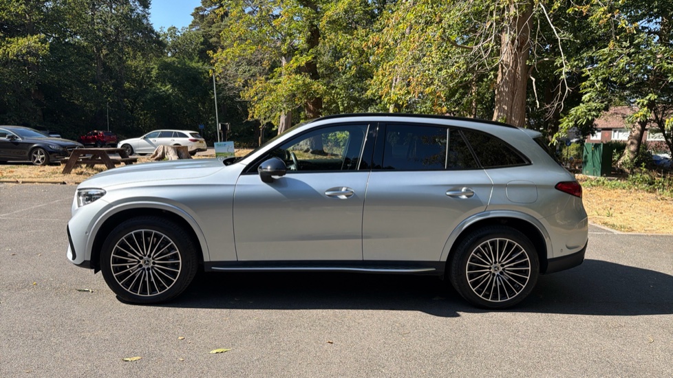Mercedes-Benz GLC 300e 4Matic AMG Line Prem Plus 5dr 9G-Tronic Estate - Image 33