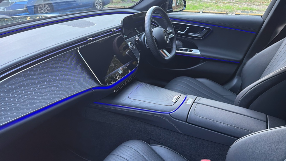 Mercedes-Benz E-Class E450d 4M AMG Line Premium 5dr 9G-Tronic [Pan Roof] Diesel Estate - Image 9