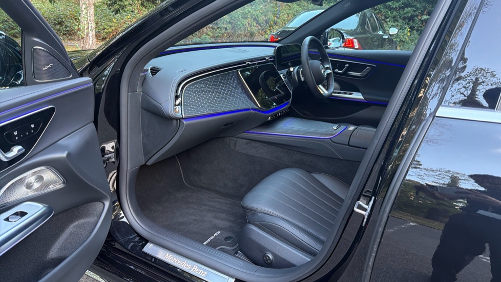 Mercedes-Benz E-Class E450d 4M AMG Line Premium 5dr 9G-Tronic [Pan Roof] Diesel Estate - Image 29