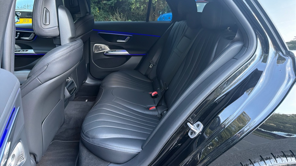 Mercedes-Benz E-Class E450d 4M AMG Line Premium 5dr 9G-Tronic [Pan Roof] Diesel Estate - Image 30