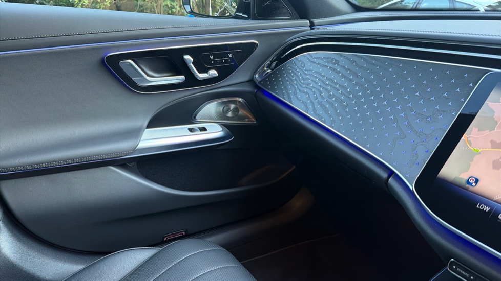 Mercedes-Benz E-Class E450d 4M AMG Line Premium 5dr 9G-Tronic [Pan Roof] Diesel Estate - Image 39