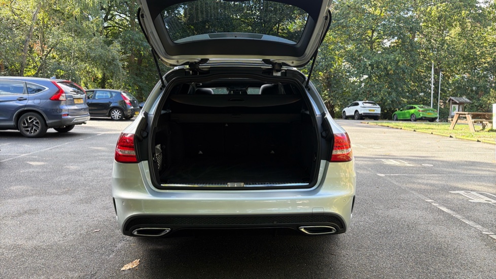 Mercedes-Benz C-Class C250d AMG Line Premium Plus 5dr 9G-Tronic Diesel Estate - Image 4