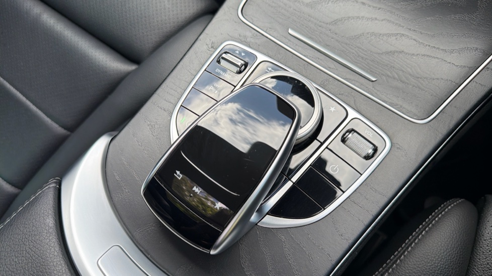 Mercedes-Benz C-Class C250d AMG Line Premium Plus 5dr 9G-Tronic Diesel Estate - Image 13