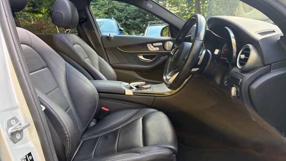 Mercedes-Benz C-Class C250d AMG Line Premium Plus 5dr 9G-Tronic Diesel Estate - Image 20
