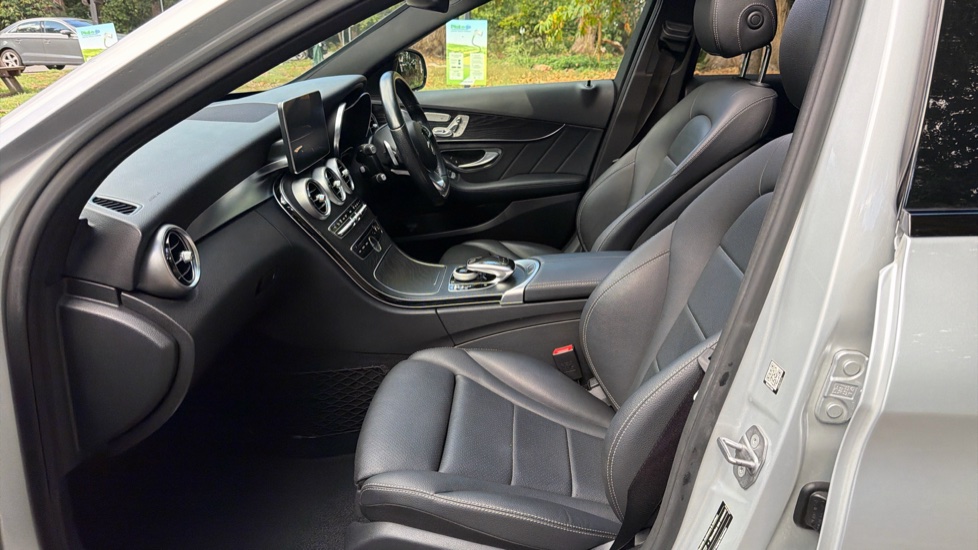 Mercedes-Benz C-Class C250d AMG Line Premium Plus 5dr 9G-Tronic Diesel Estate - Image 30