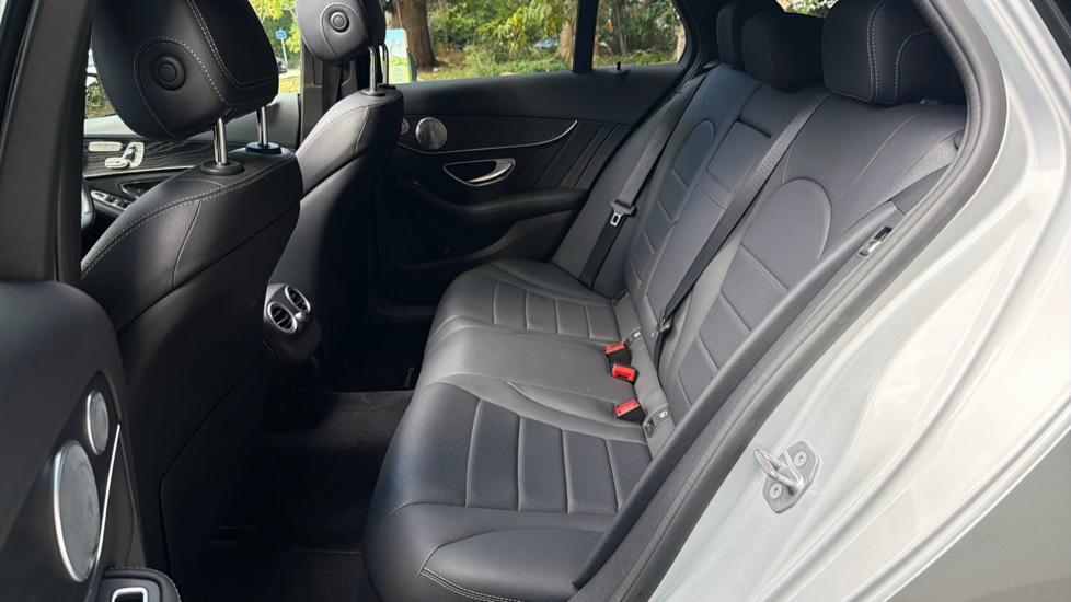 Mercedes-Benz C-Class C250d AMG Line Premium Plus 5dr 9G-Tronic Diesel Estate - Image 33