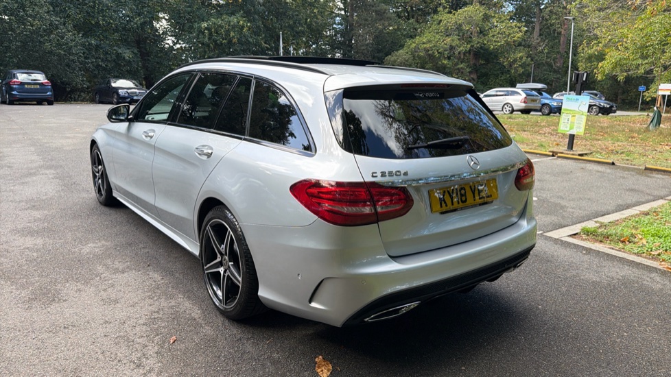 Mercedes-Benz C-Class C250d AMG Line Premium Plus 5dr 9G-Tronic Diesel Estate - Image 35