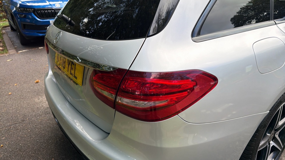Mercedes-Benz C-Class C250d AMG Line Premium Plus 5dr 9G-Tronic Diesel Estate - Image 37