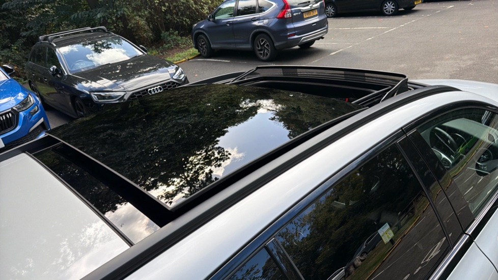 Mercedes-Benz C-Class C250d AMG Line Premium Plus 5dr 9G-Tronic Diesel Estate - Image 40