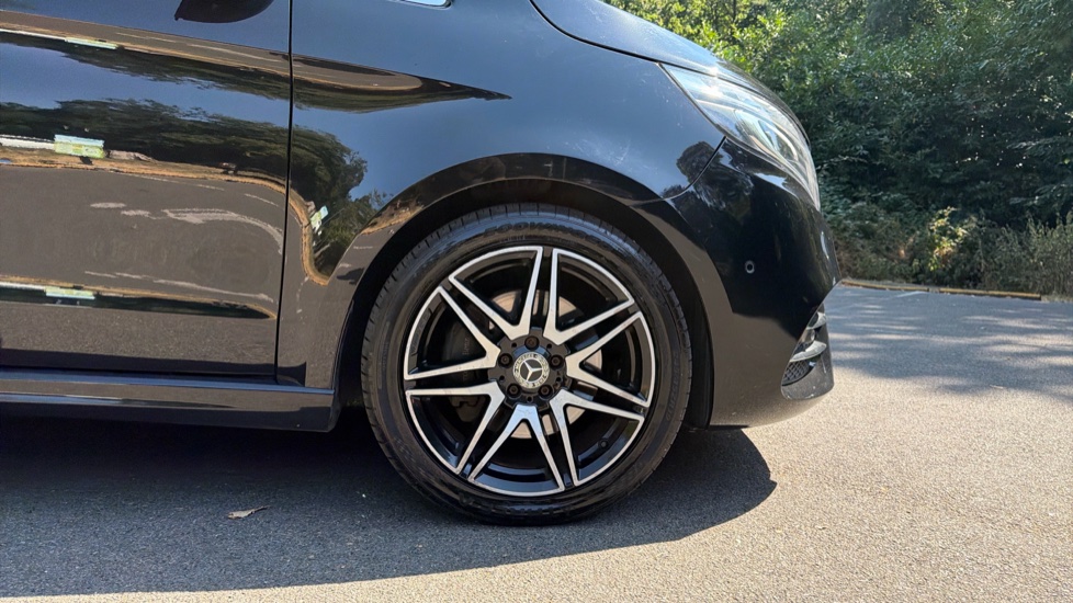 Mercedes-Benz V-Class V250 d AMG Line 5dr Auto [Extra Long] Diesel Estate - Image 7