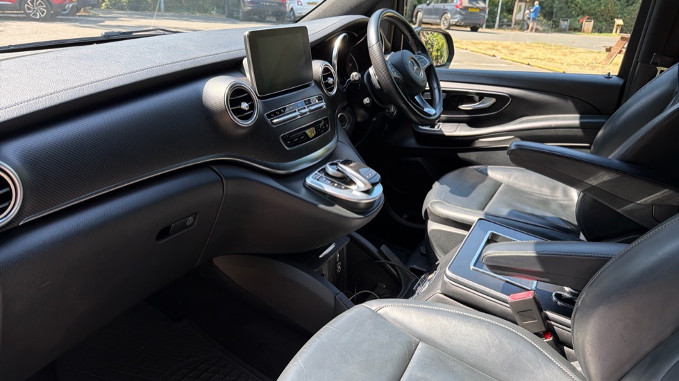 Mercedes-Benz V-Class V250 d AMG Line 5dr Auto [Extra Long] Diesel Estate - Image 9